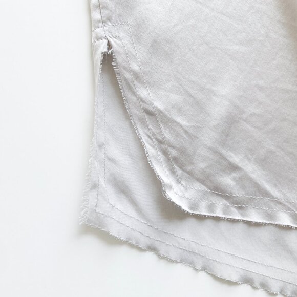 Go Silk Iconic Silk V-Neck Pullover - Picture 9 of 10